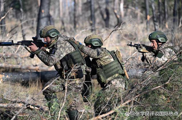 俄乌兵力8:1，乌军开始撤退，泽连斯基再下令，召集16万人马反攻