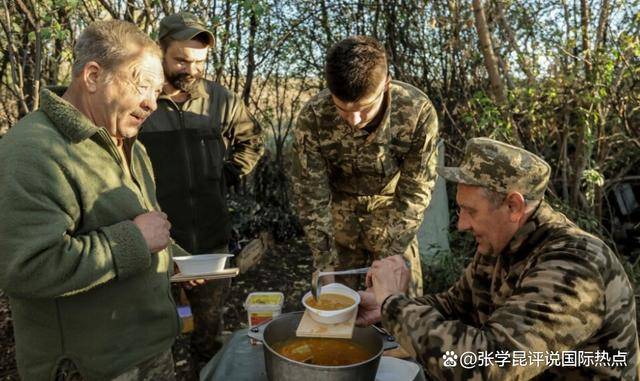 俄乌兵力8:1，乌军开始撤退，泽连斯基再下令，召集16万人马反攻