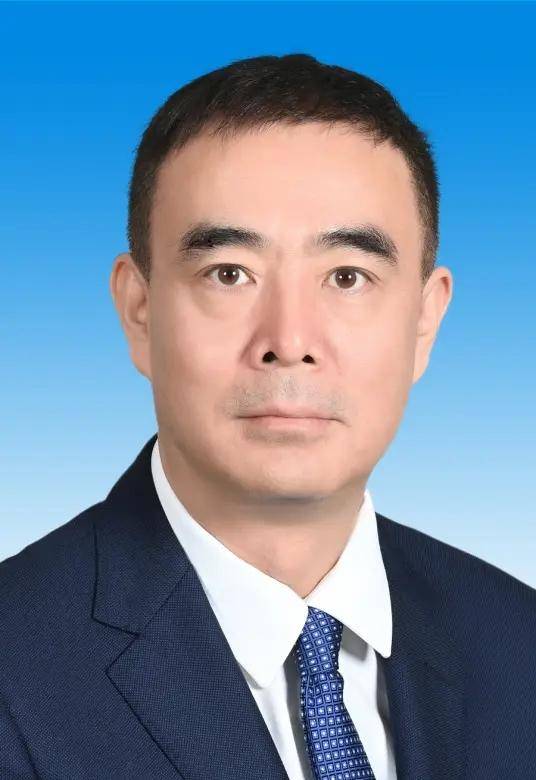 吴泽桐任珠海市代理市长，乔雷任珠海市公安局局长