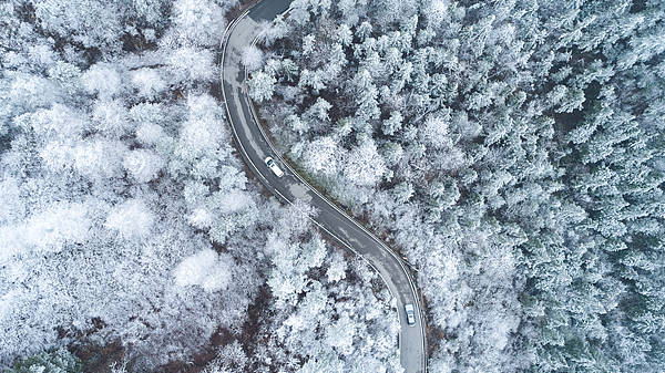 领导赏雪封游客下山路是误会？景区道路管控可以更细化